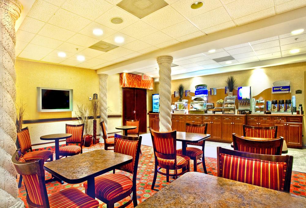 Holiday Inn Express Hotel & Suites Clewiston By Ihg Exterior photo