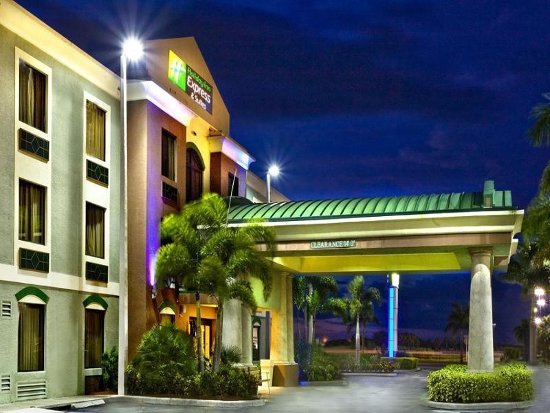 Holiday Inn Express Hotel & Suites Clewiston By Ihg Exterior photo