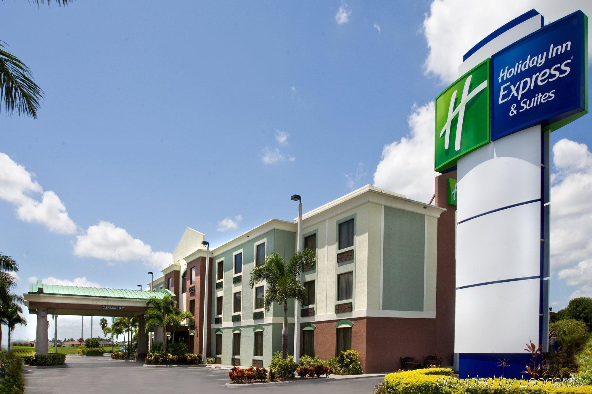 Holiday Inn Express Hotel & Suites Clewiston By Ihg Exterior photo