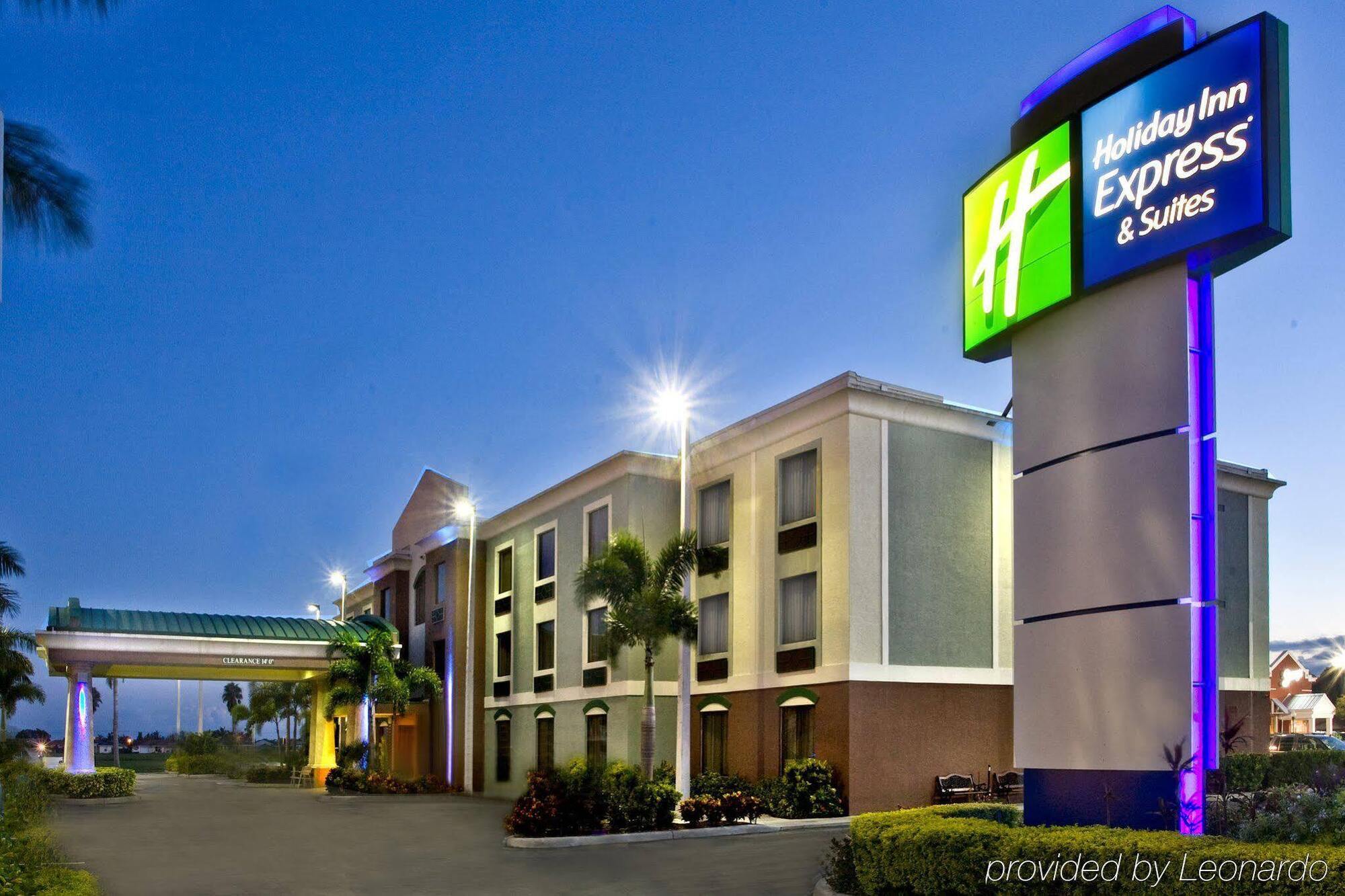 Holiday Inn Express Hotel & Suites Clewiston By Ihg Exterior photo